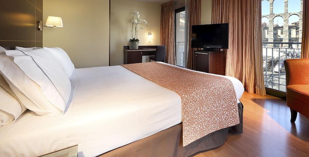 Hotel Eurostars Plaza Acueducto à Ségovie Extérieur photo